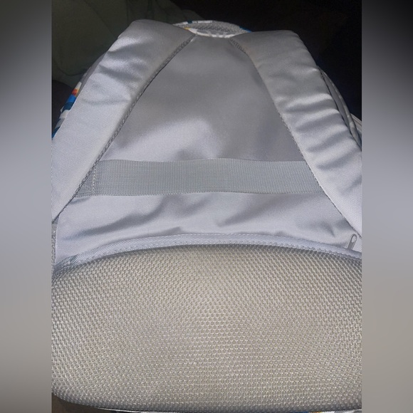 Disneyland backpack with USB port - Picture 9 of 10